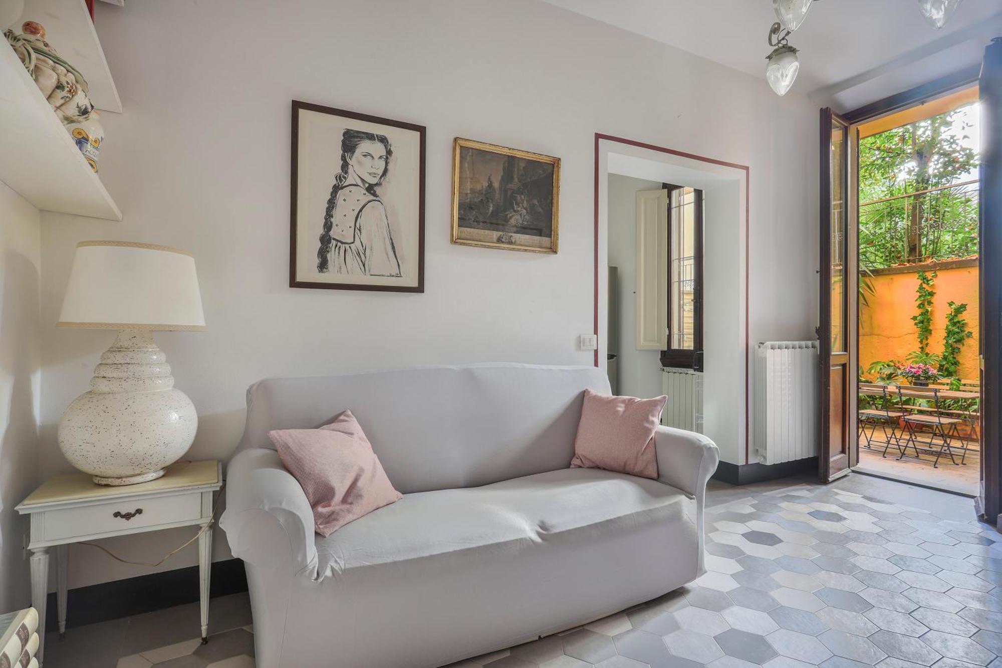 One-Bedroom Apartment With Patio Florence Exterior photo